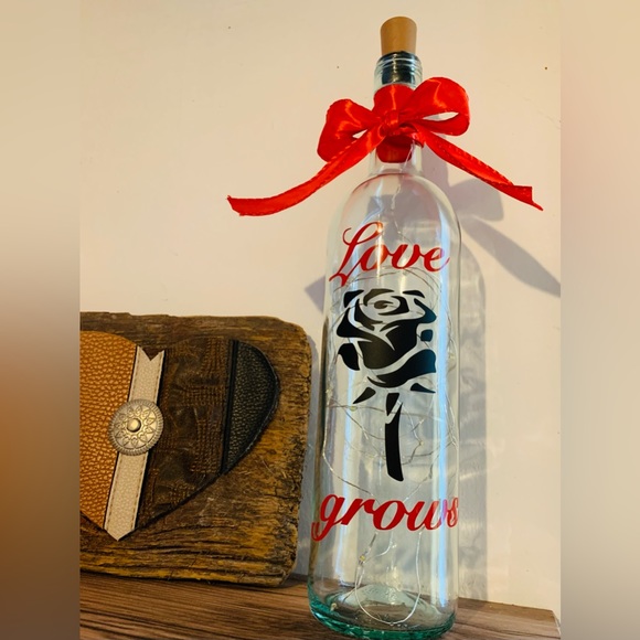 Handmade- ‘Love Grows’ wine bottle lantern with die cut vinyl design - Picture 2 of 11